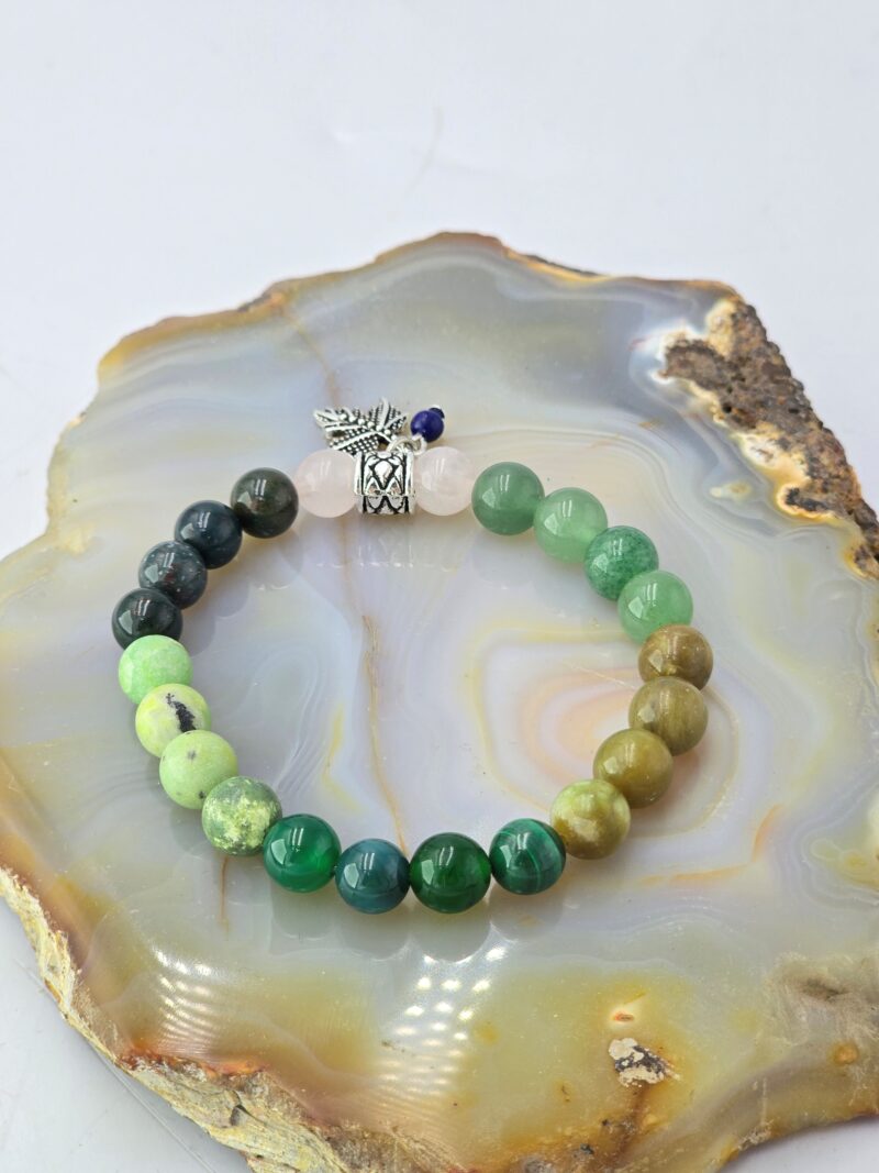 Kalp Çakrası Şifa Bilekliği – Aventurin, Kan Taşı, Malahit, Yeşim ve Krizopras ile Sevginin Gücünü Keşfedin - Görsel 2