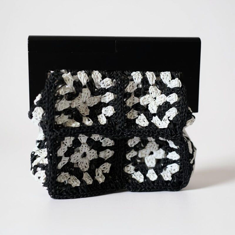 Siyah Beyaz Motifli Özel Ahşap Burslu El Çantası Kağıt İp